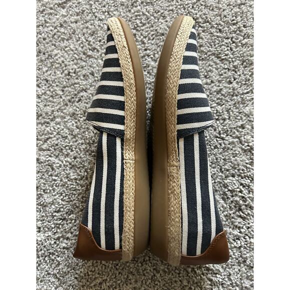 Clarks Womens Loafers Shoes Blue White Denim Striped Slip On Casual 9M Espadrill - Picture 9 of 11